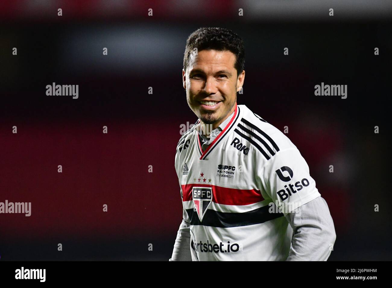 SÃO PAULO, BRASIL - MAY 2: Football player Hernanes of Brazil announces his retirement from football after an 18-year career. His career included spells at São Paulo F.C, Lazio, Inter Milan, and Juventus among other clubs. The midfielder receives a tribute before the Campeonato Brasileiro Série A 2022 match between São Paulo F.C and Santos F.C at Morumbi Stadium on May 2, 2022, in Sao Paulo, Brazil. (Photo by Leandro Bernardes/PxImages) Stock Photo