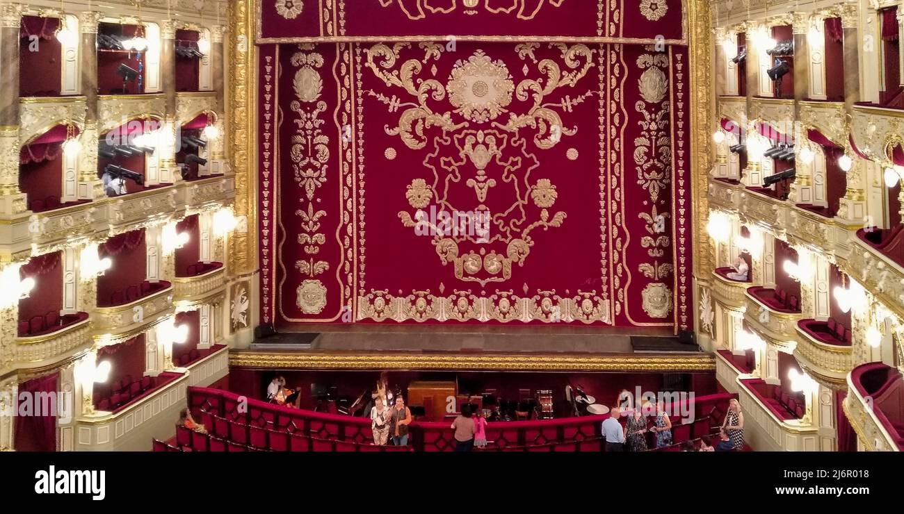 Opera house interior stage hi-res stock photography and images - Alamy
