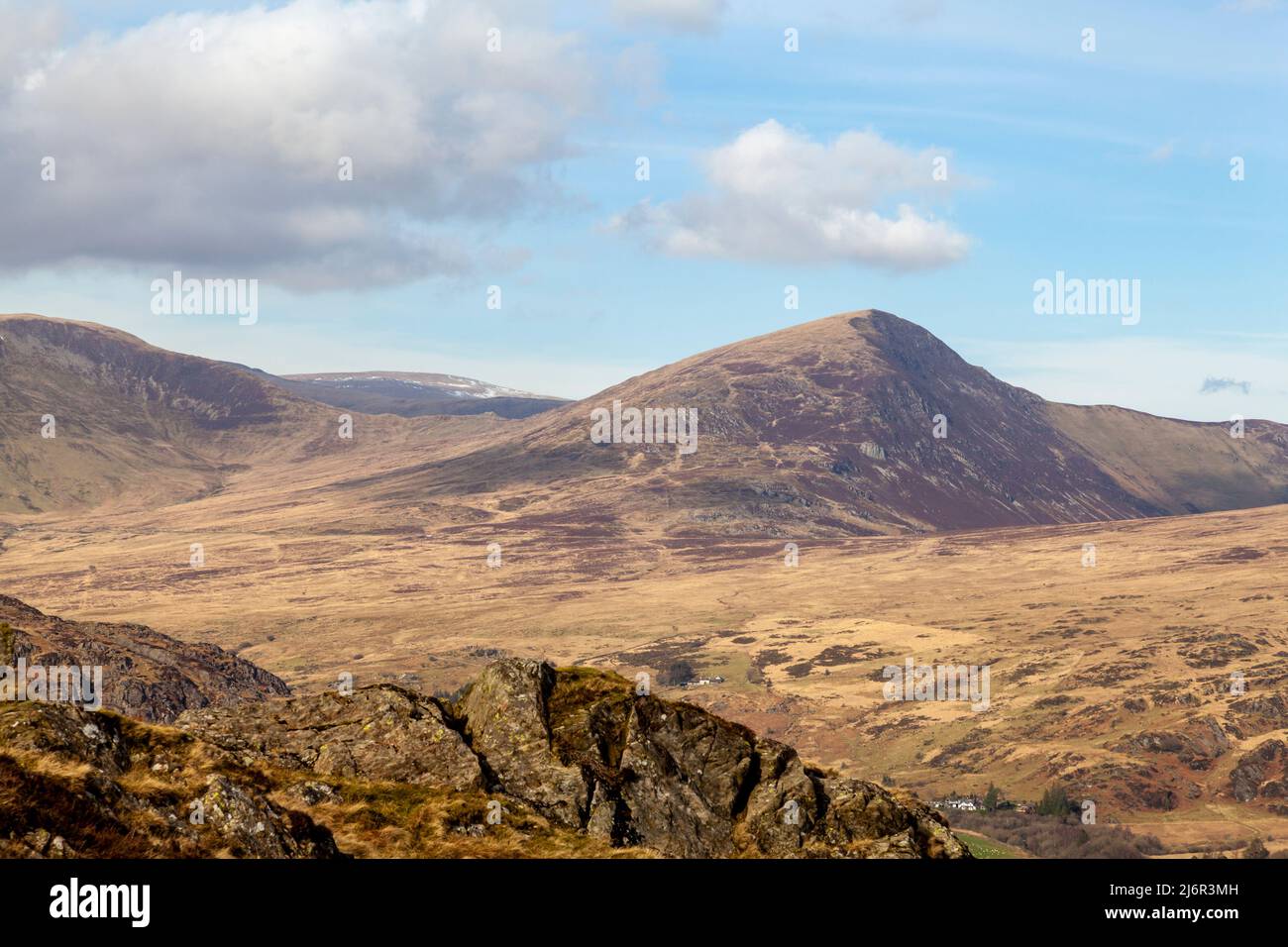 Looking towards the Carneddau mountain range and the summit of Pen Llithrig Yr Wrach, from the side of Moel Siabod Stock Photo