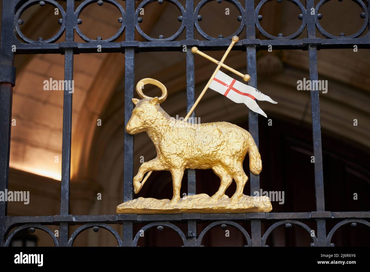 Agnus dei, Lamb and Cross and St. George's cross flag symbol, Temple, the City of London. Stock Photo