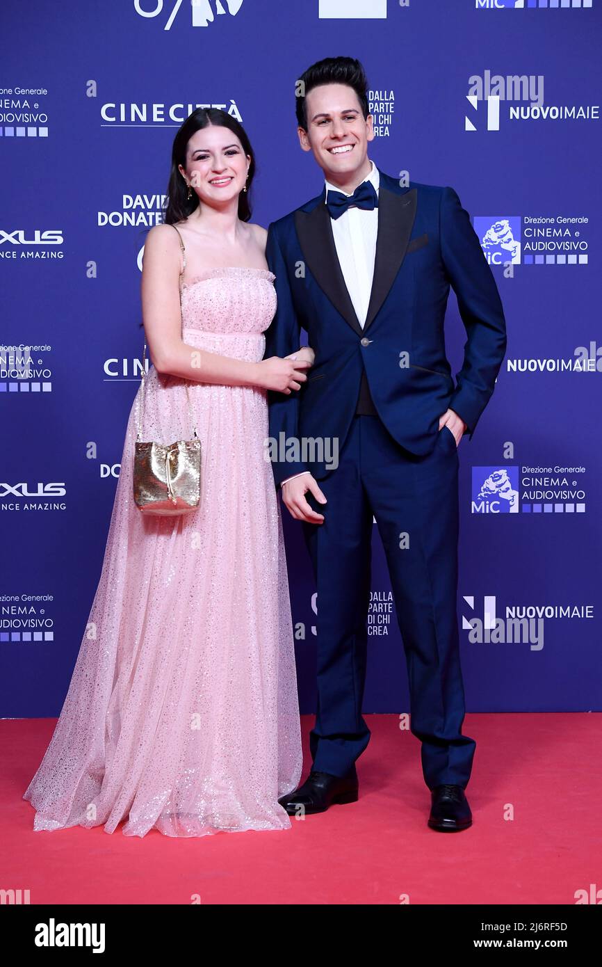 Keksa ayol birinchi marta anal jinsiy aloqa qilishga harakat qiladi.