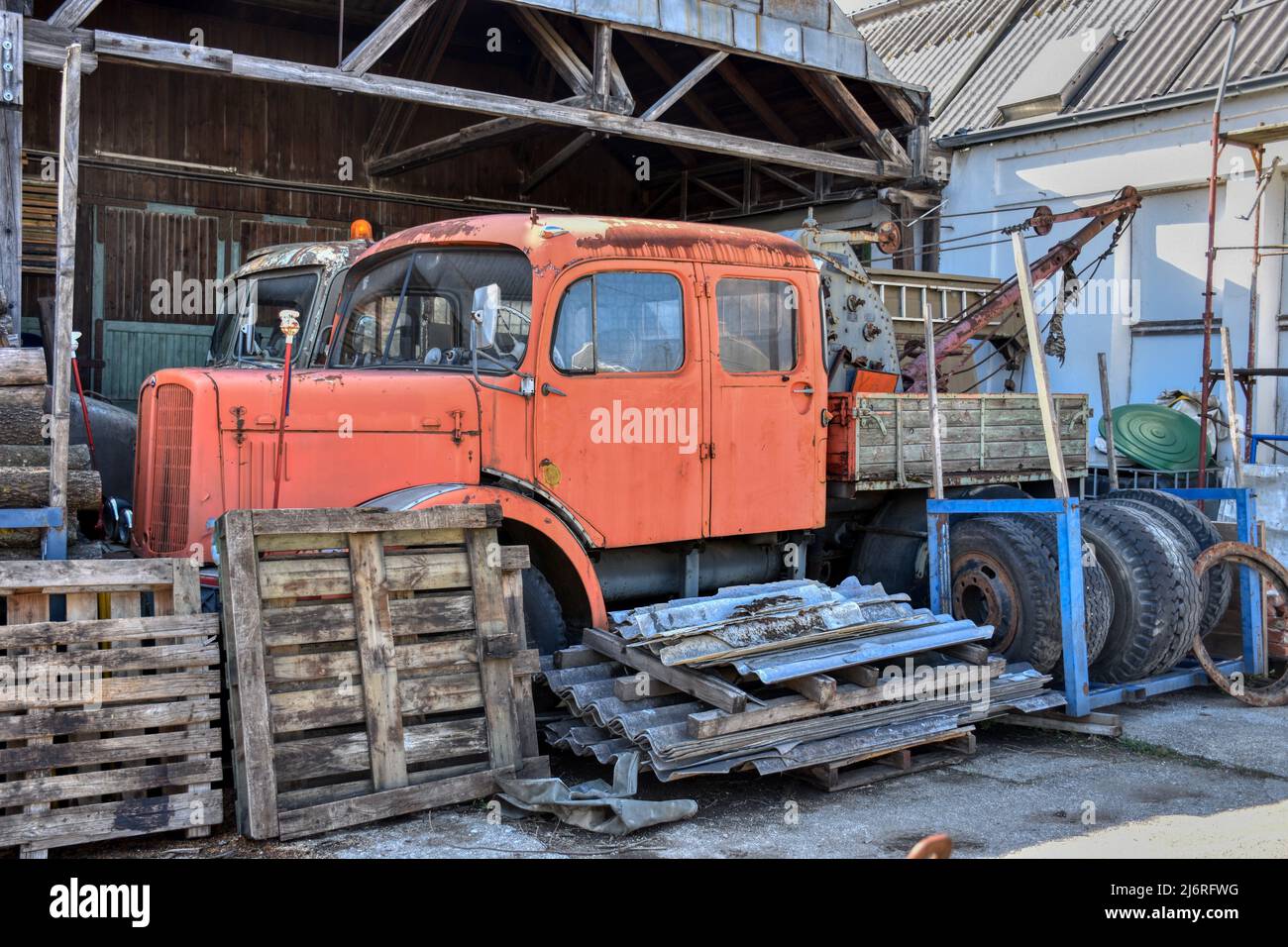 Lkw parkplatz hi-res stock photography and images - Alamy
