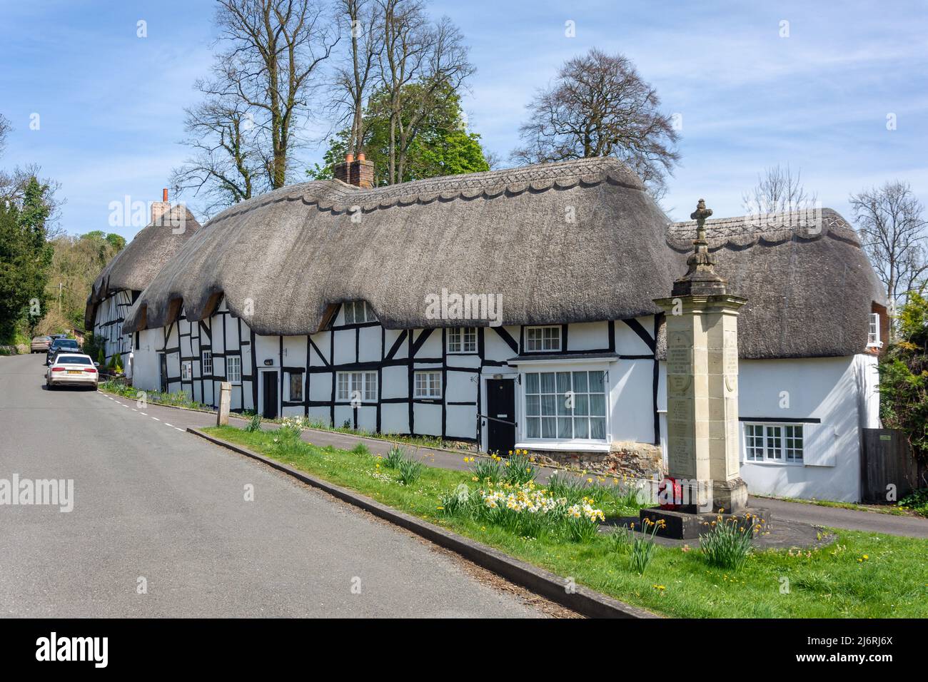 Thatched cottages and Village Green, Wherwell, Hampshire, England, United Kingdom Stock Photo