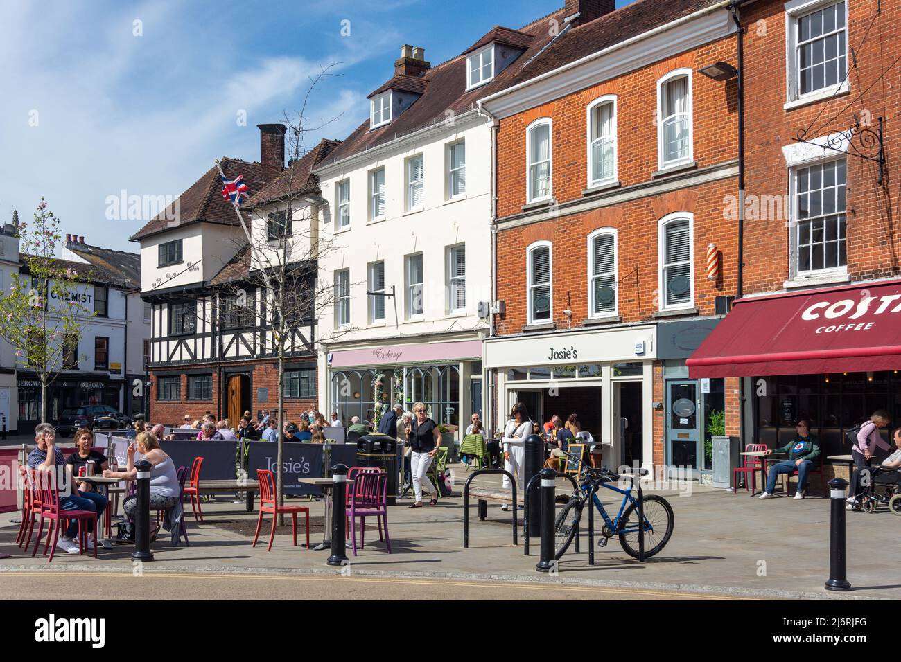Pavement cafes, Market Place, Romsey, Hampshire, England, United Kingdom Stock Photo