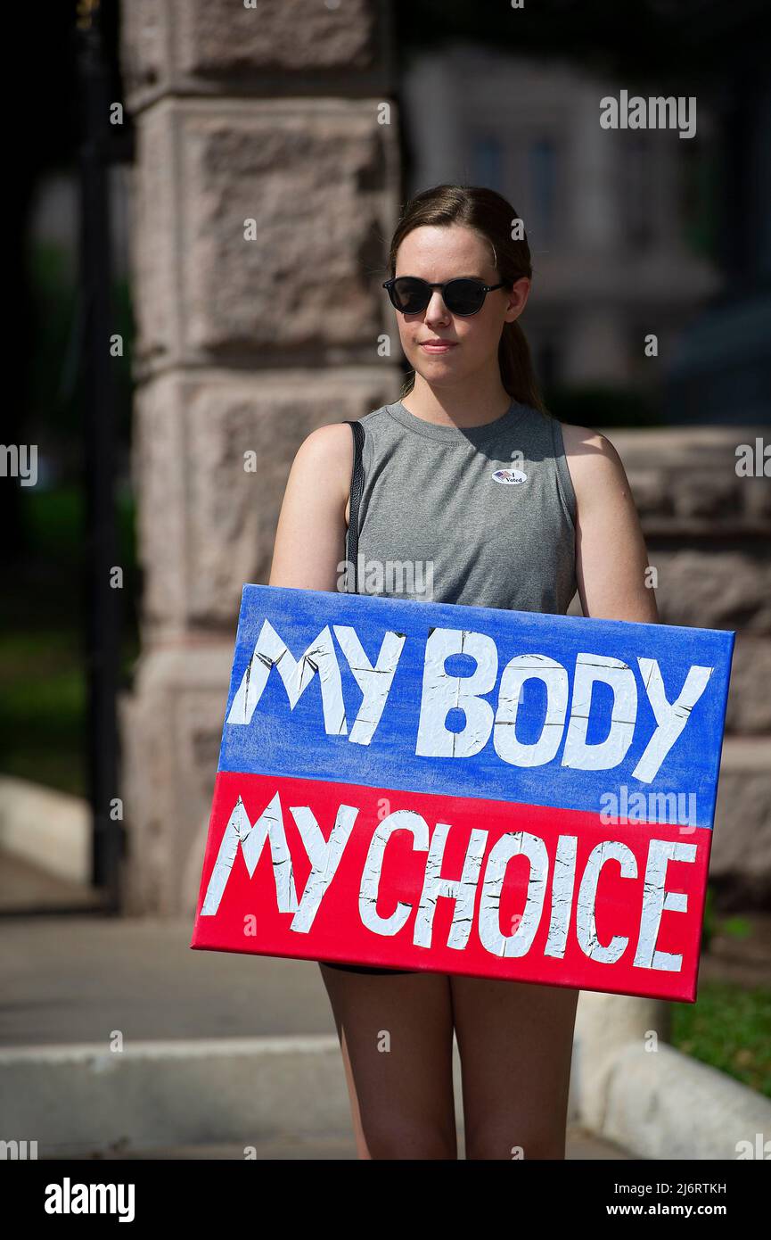 Texas, US, May 3, 2022: Abortion rights protesters rally outside of the Texas State Capital in response to the leaked draft of a Supreme Court opinion that would overturn the landmark Roe v. Wade decision that established a constitutional right to abortion. Austin, Texas. Mario Cantu/CSM Stock Photo