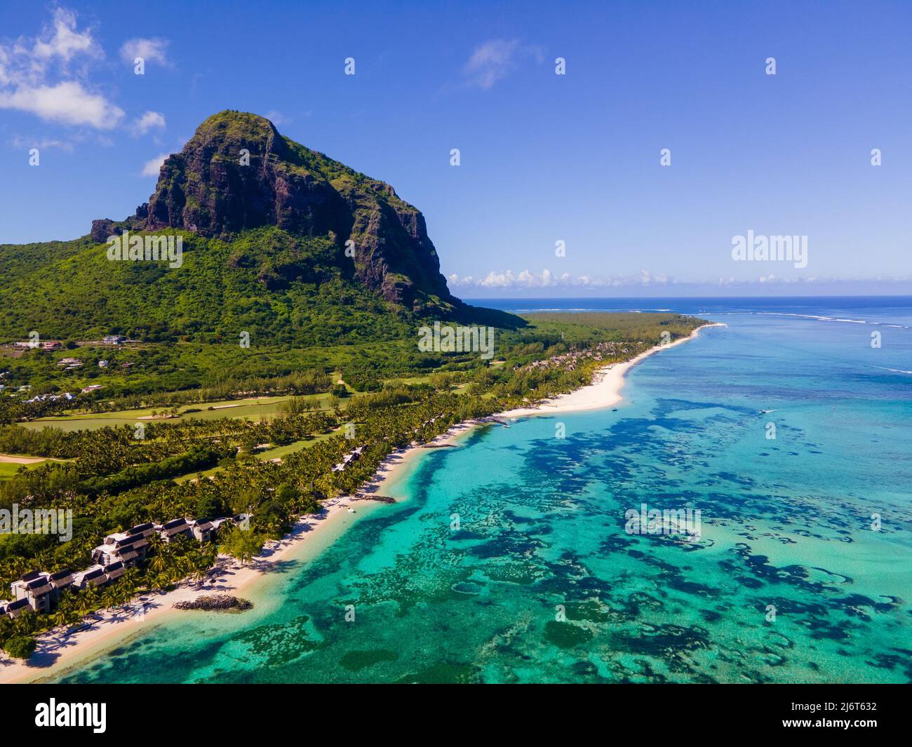 le-morne-beach-mauritius-tropical-beach-with-palm-trees-and-white-sand
