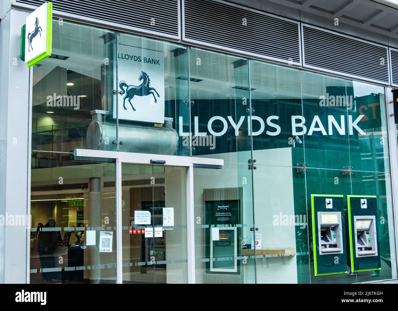 London- LLoyds Bank PLC, a British retail and commercial high street bank. Stock Photo