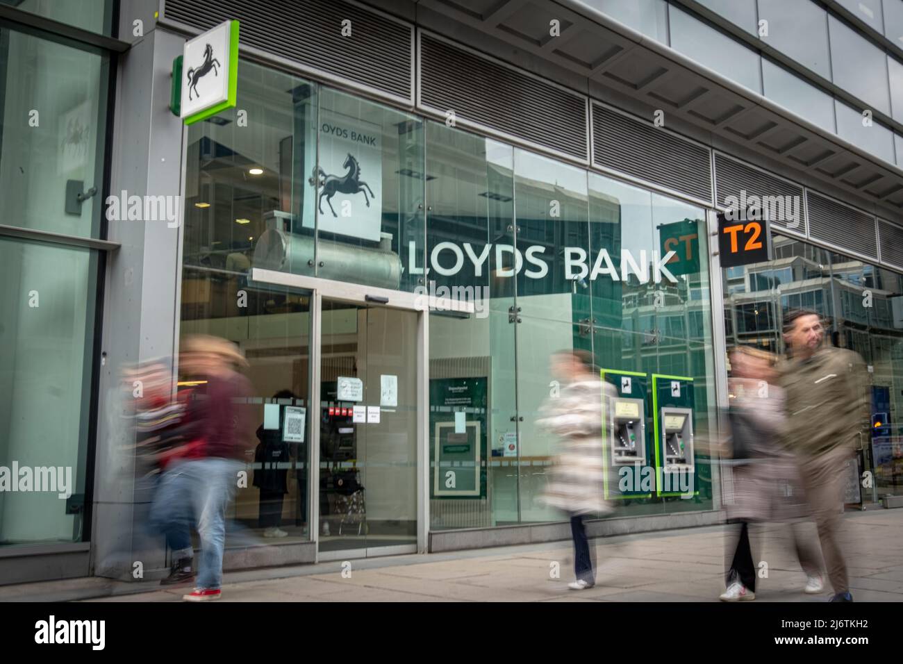 London- LLoyds Bank PLC, a British retail and commercial high street bank. Stock Photo