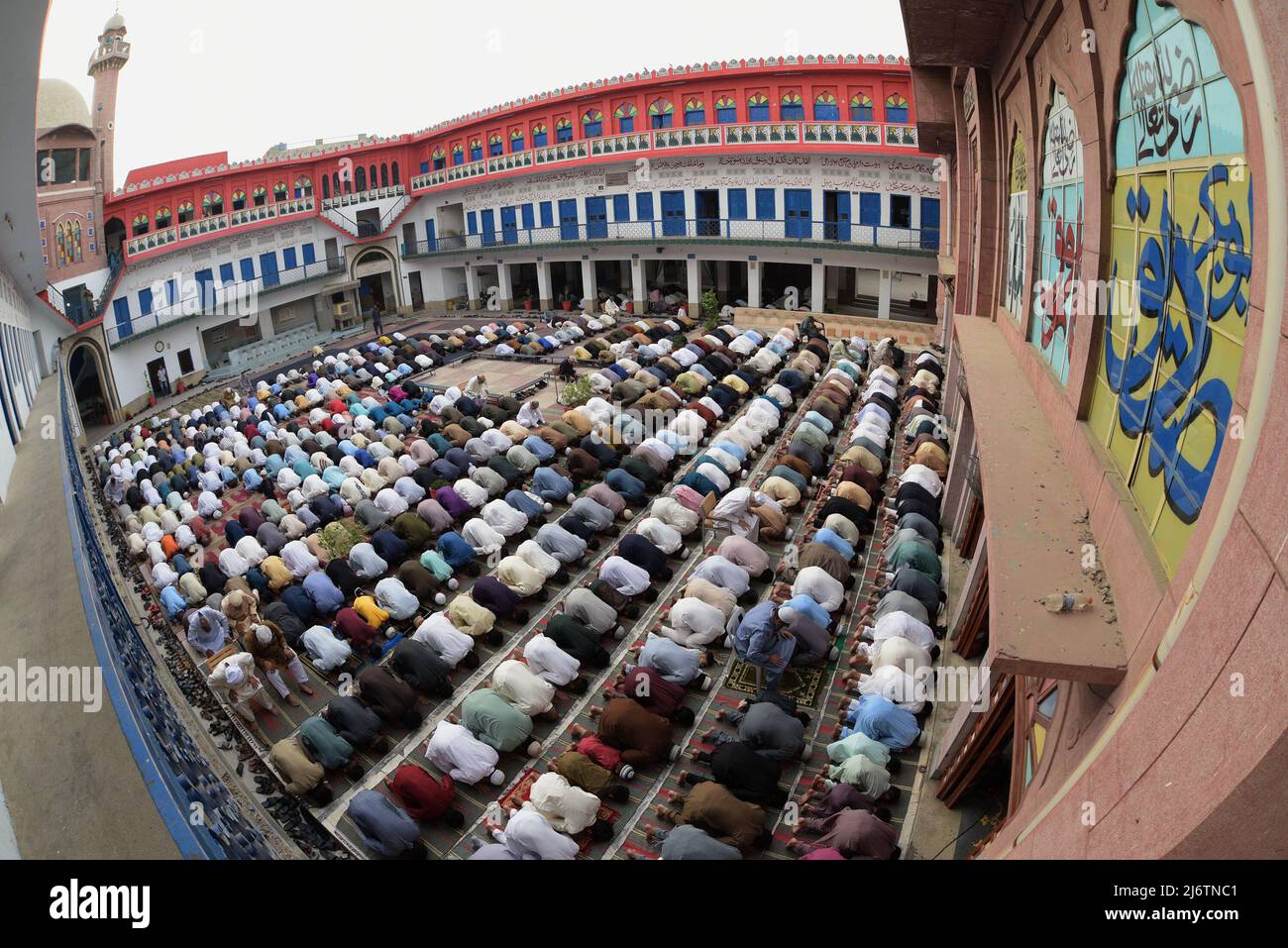 May 3, 2022, Lahore, Punjab, Pakistan: Pakistani Muslim devotees ...