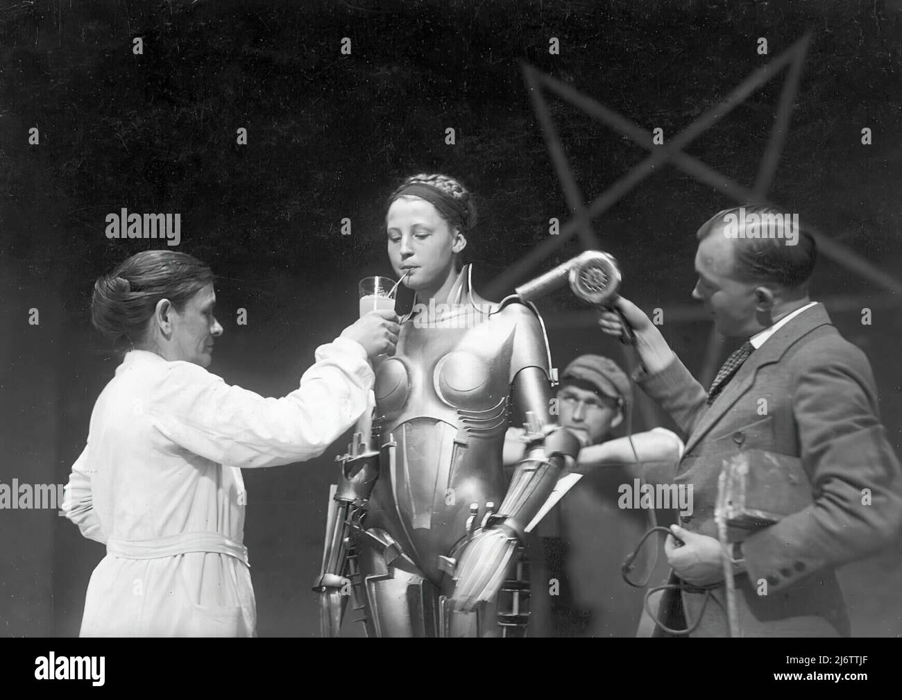BRIGITTE HELM in METROPOLIS (1927), directed by FRITZ LANG. Credit: U.F.A / Album Stock Photo