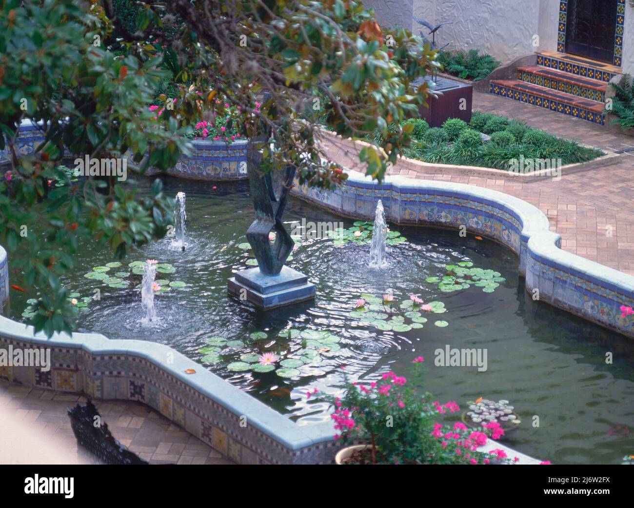Escultura de hepworth hi-res stock photography and images - Alamy