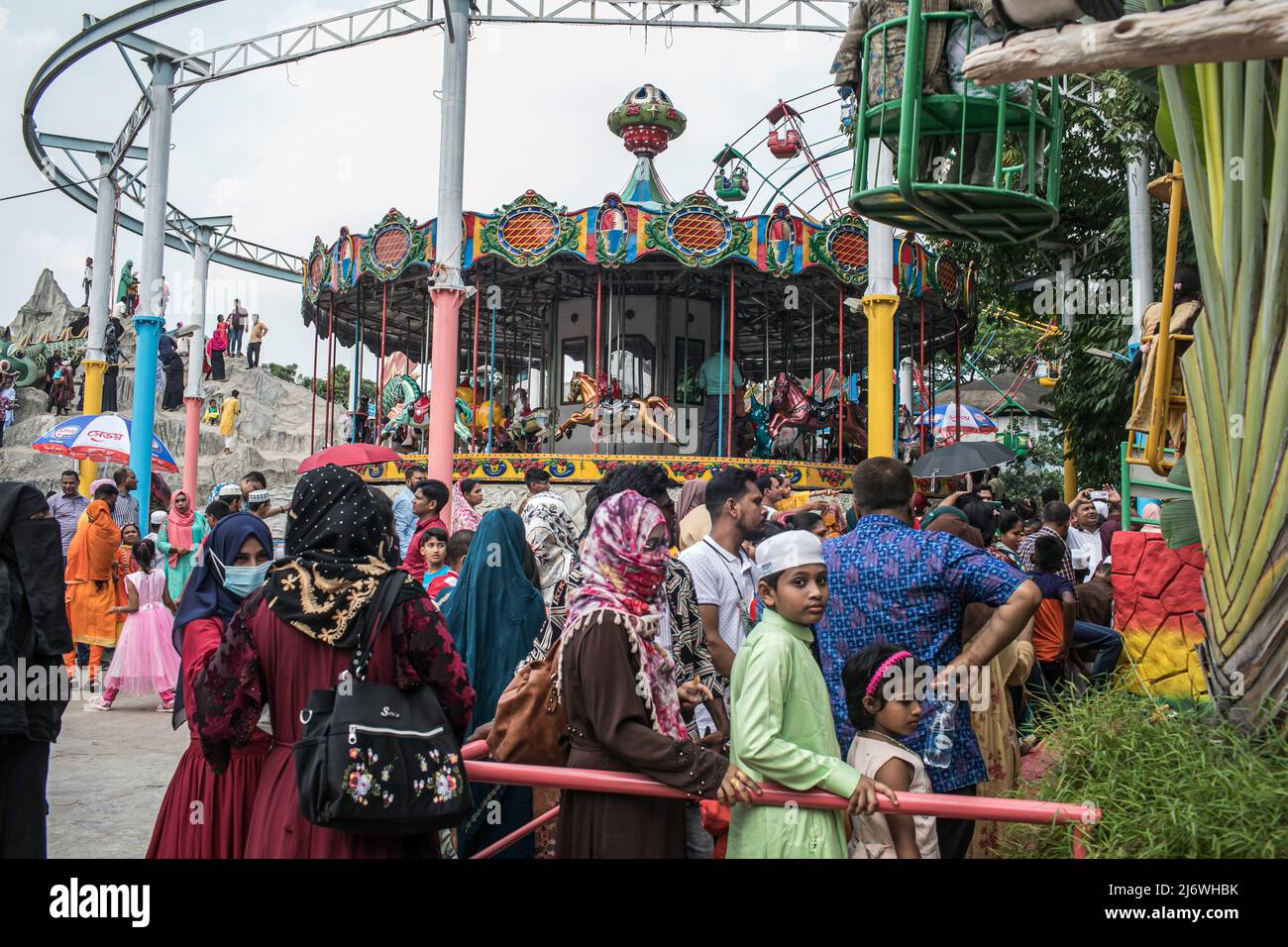 Dhaka, Bangladesh, 04 05 2022, People Seen Visiting The Dncc Wonderland 