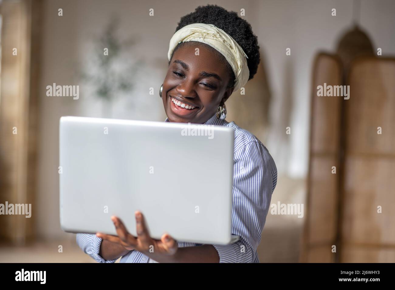 African american woman working hi-res stock photography and images - Alamy