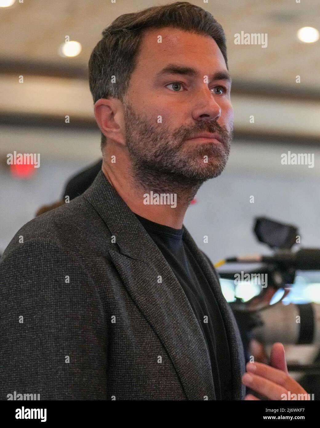 LAS VEGAS, NV - May 3: Eddie Hearn, the promoter of the event meets with the press following the face-off at MGM Grand for CANELO ALVAREZ VS. DMITRY BIVOL : Grand Arrivals on May 3, 2022 in Las Vegas, United States. (Photo by Louis Grasse/PxImages) Stock Photo