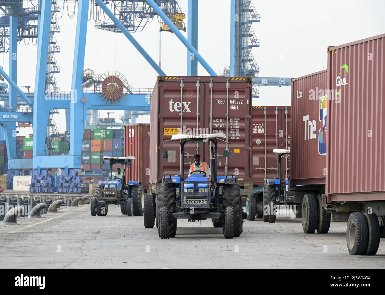 KENYA, Mombasa, seaport, CT1 Container terminal , tractor and trailer