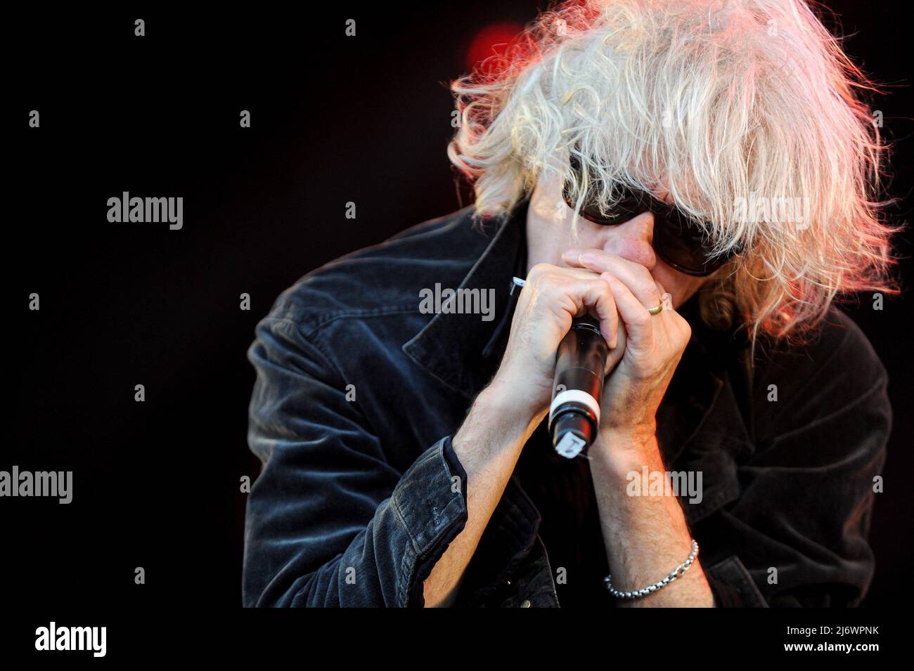 Sir Bob Geldof Lead singer of The Boomtown Rats performs live on stage