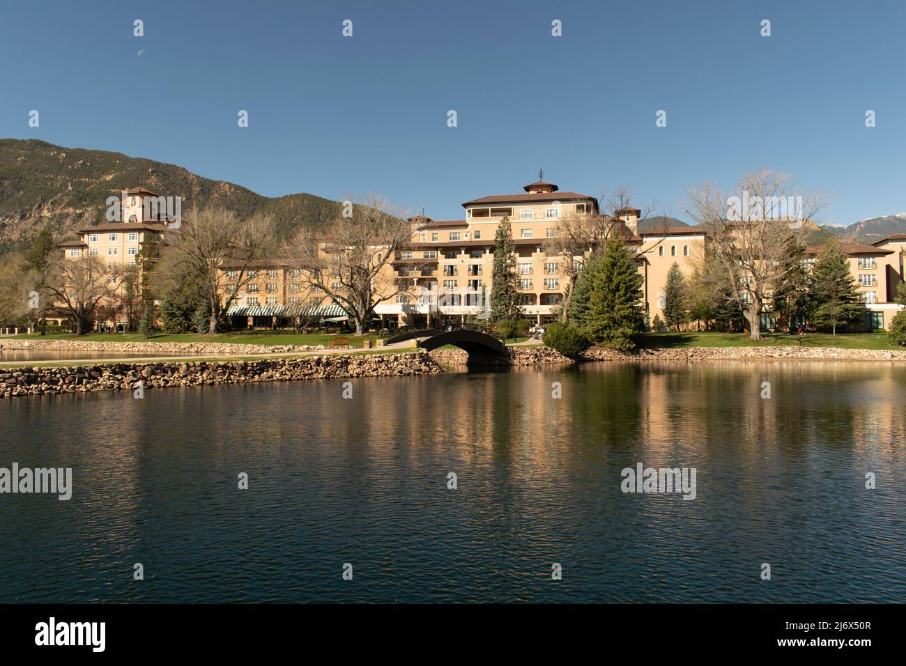 Broadmoor Hotel West across Cheyenne Lake, Colorado Springs, USA Stock Photo