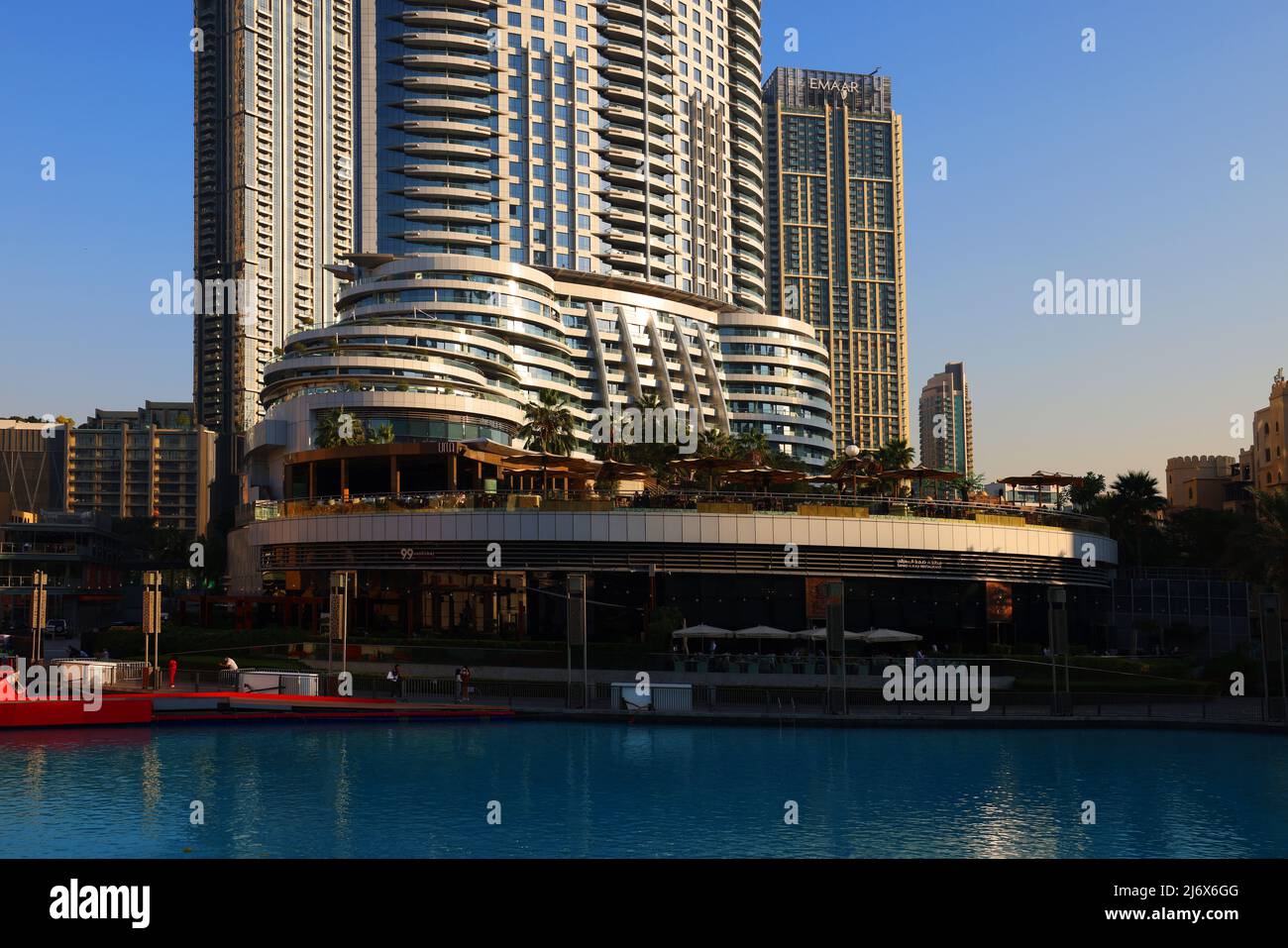 Luxushotel Dubai, außergewöhnliche Architektur,  Spiegelung, Atemberaubende Aussicht beim Luxushotel the Address in Dubai mit Blick auf Burj Khalifa Stock Photo