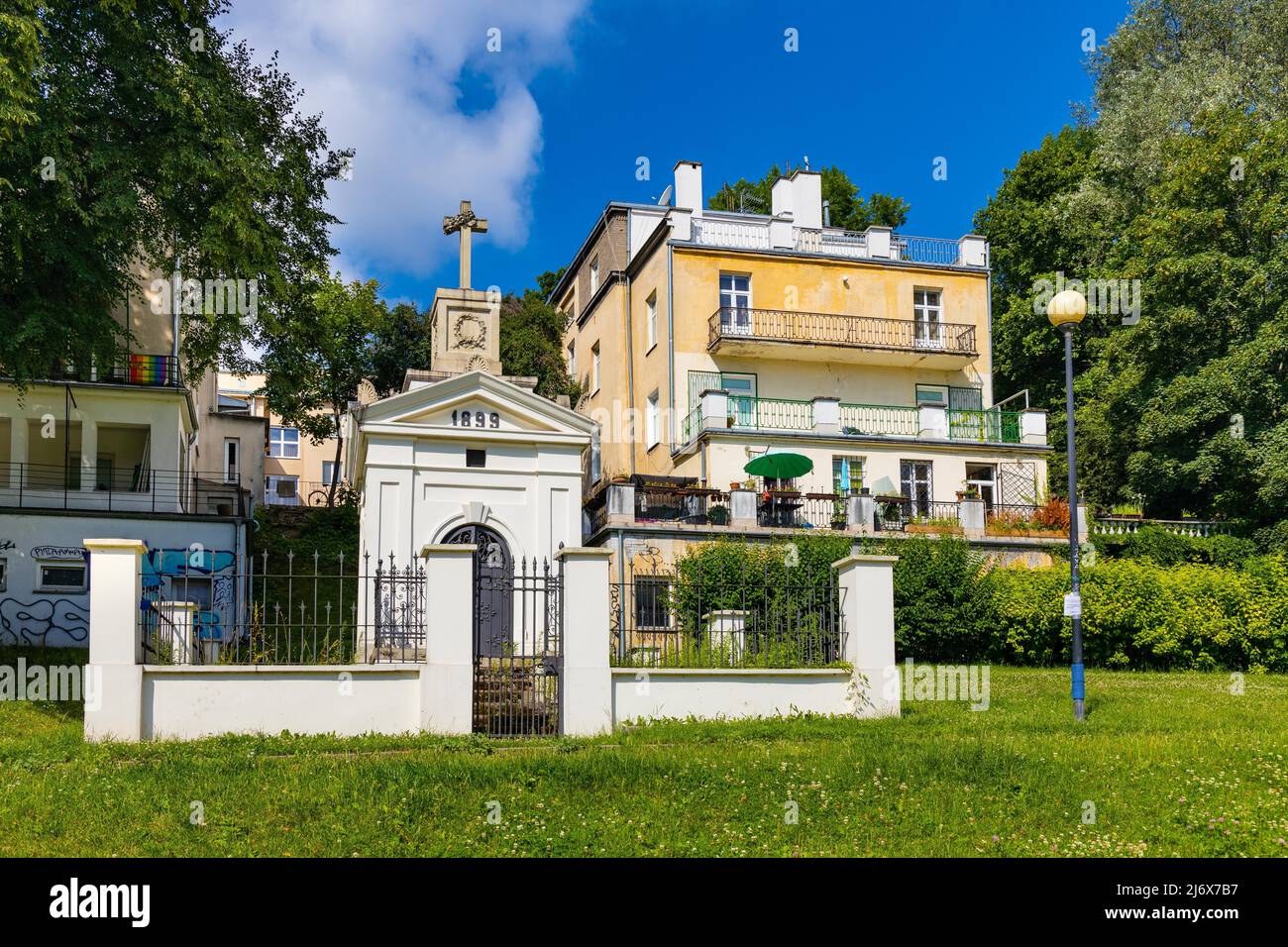 Warsaw, Poland - July 11, 2021: Historic villa house overlooking Promenada and Morskie Oko park at Belgijska street in Mokotow district of Warsaw Stock Photo