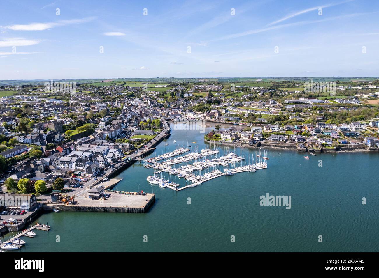 Kinsale, West Cork, ireland. 4th May, 2022. The sun shone in Kinsale today as tempereatures reached 18C. Met Éireann has forecast a sunny weekend with temperatures likely to reach 20C. Credit: AG News/Alamy Live News. Stock Photo