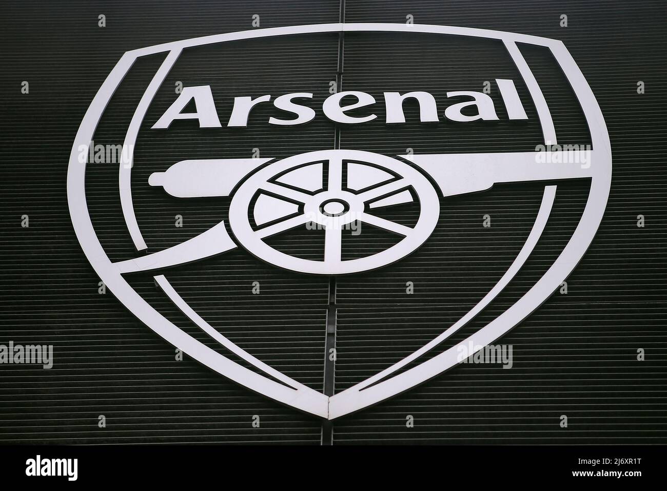 London, UK. 04th May, 2022. A detailed view of the Arsenal logo outside the ground .Barclays FA Women's super league match, Arsenal women v Tottenham Hotspur women at the Emirates Stadium in London on Wednesday 4th May 2022. this image may only be used for Editorial purposes. Editorial use only, license required for commercial use. No use in betting, games or a single club/league/player publications.pic by Steffan Bowen/Andrew Orchard sports photography/Alamy Live News Credit: Andrew Orchard sports photography/Alamy Live News Stock Photo