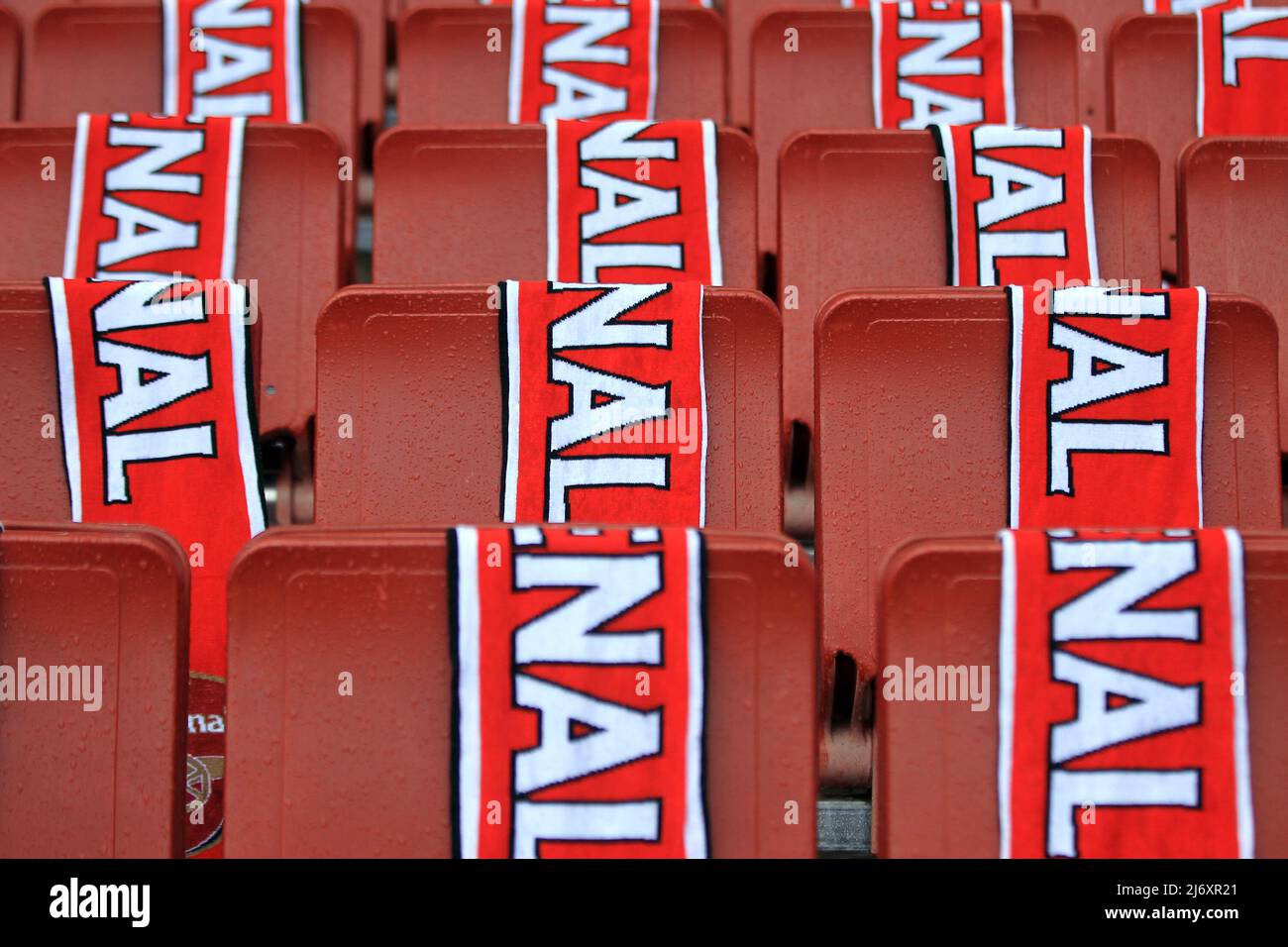 London, UK. 04th May, 2022. A detailed view of Arsenal FC scarves on the seats inside the ground prior to kick off. Barclays FA Women's super league match, Arsenal women v Tottenham Hotspur women at the Emirates Stadium in London on Wednesday 4th May 2022. this image may only be used for Editorial purposes. Editorial use only, license required for commercial use. No use in betting, games or a single club/league/player publications.pic by Steffan Bowen/Andrew Orchard sports photography/Alamy Live News Credit: Andrew Orchard sports photography/Alamy Live News Stock Photo