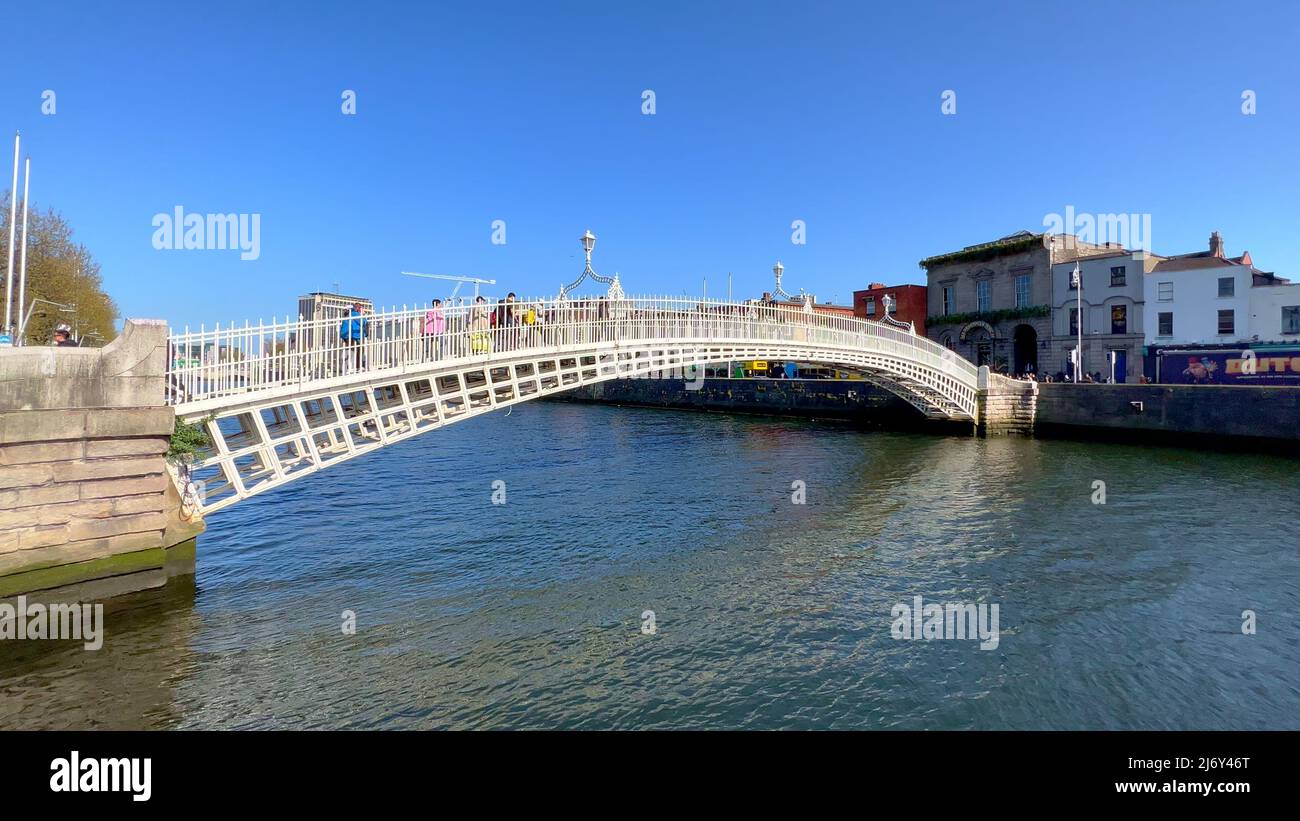 Ha Penny Bridge over River Liffey in Dublin Stock Photo - Alamy