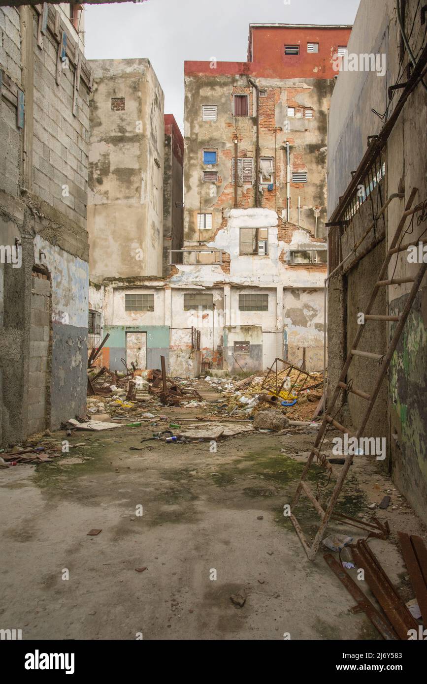 Havana, Cuba - Abandoned lot in Havana Stock Photo - Alamy