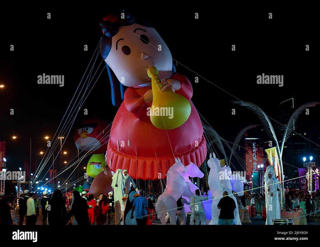 2022 Mount Vernon Ohio Christmas Parade Giant Balloon High Resolution Stock Photography And Images - Alamy