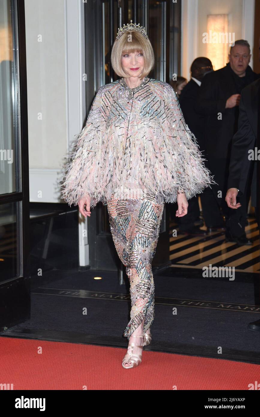 2022 met gala anna wintour hi-res stock photography and images - Alamy