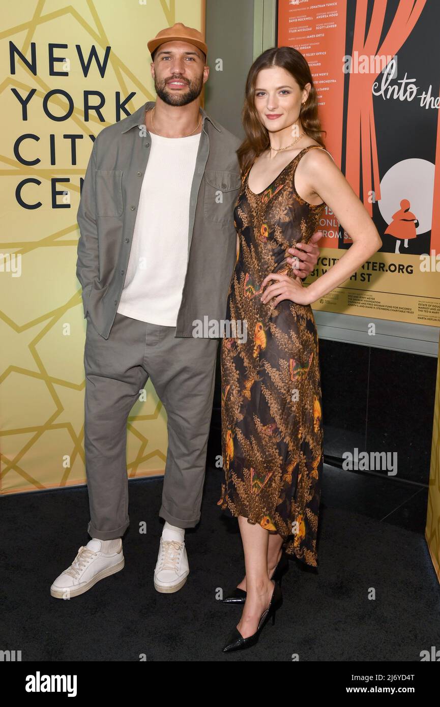 (LR) Jonathan Higginbotham and Louisa Jacobson Gummer attend the City