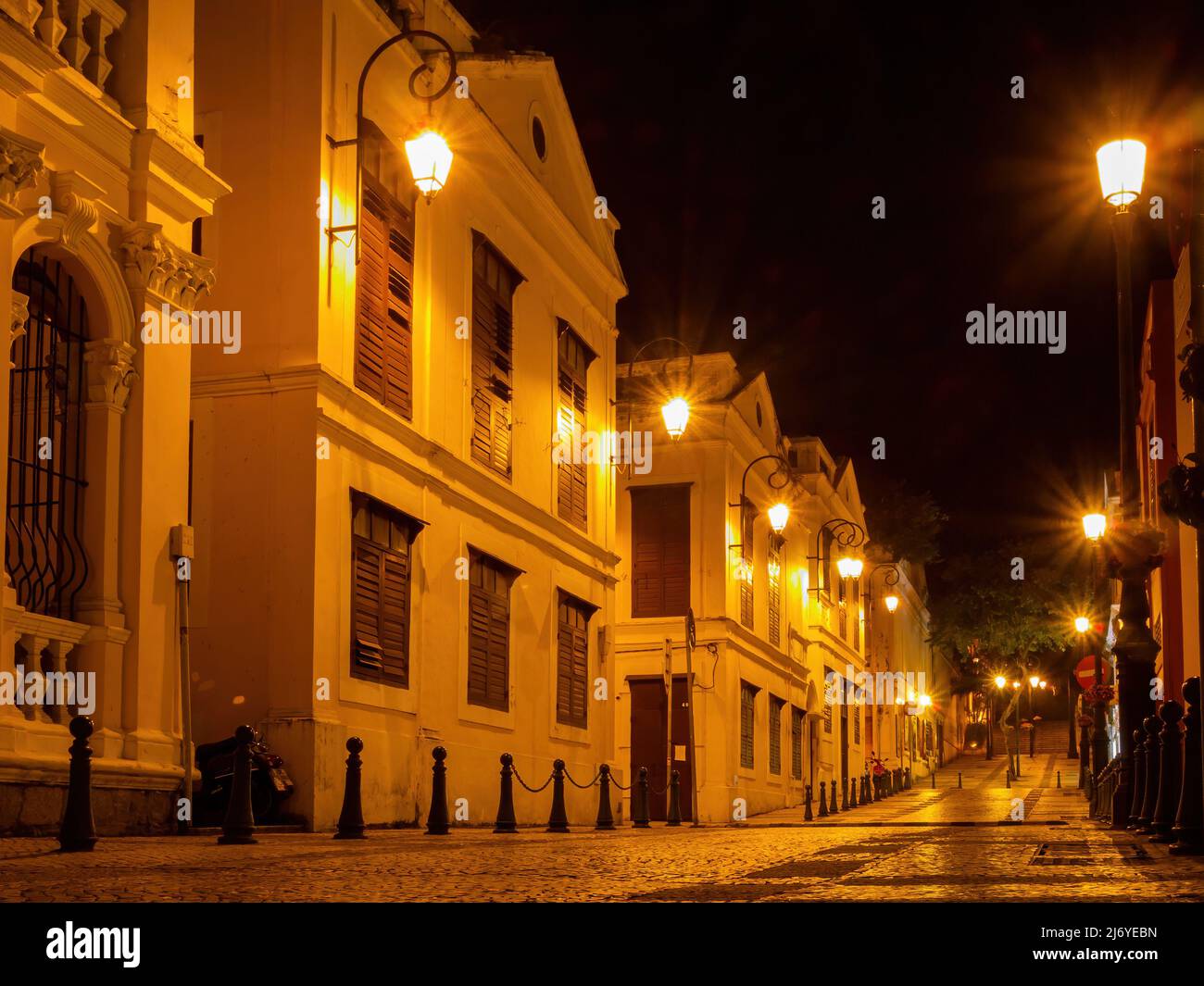 Asia street view hi-res stock photography and images - Alamy