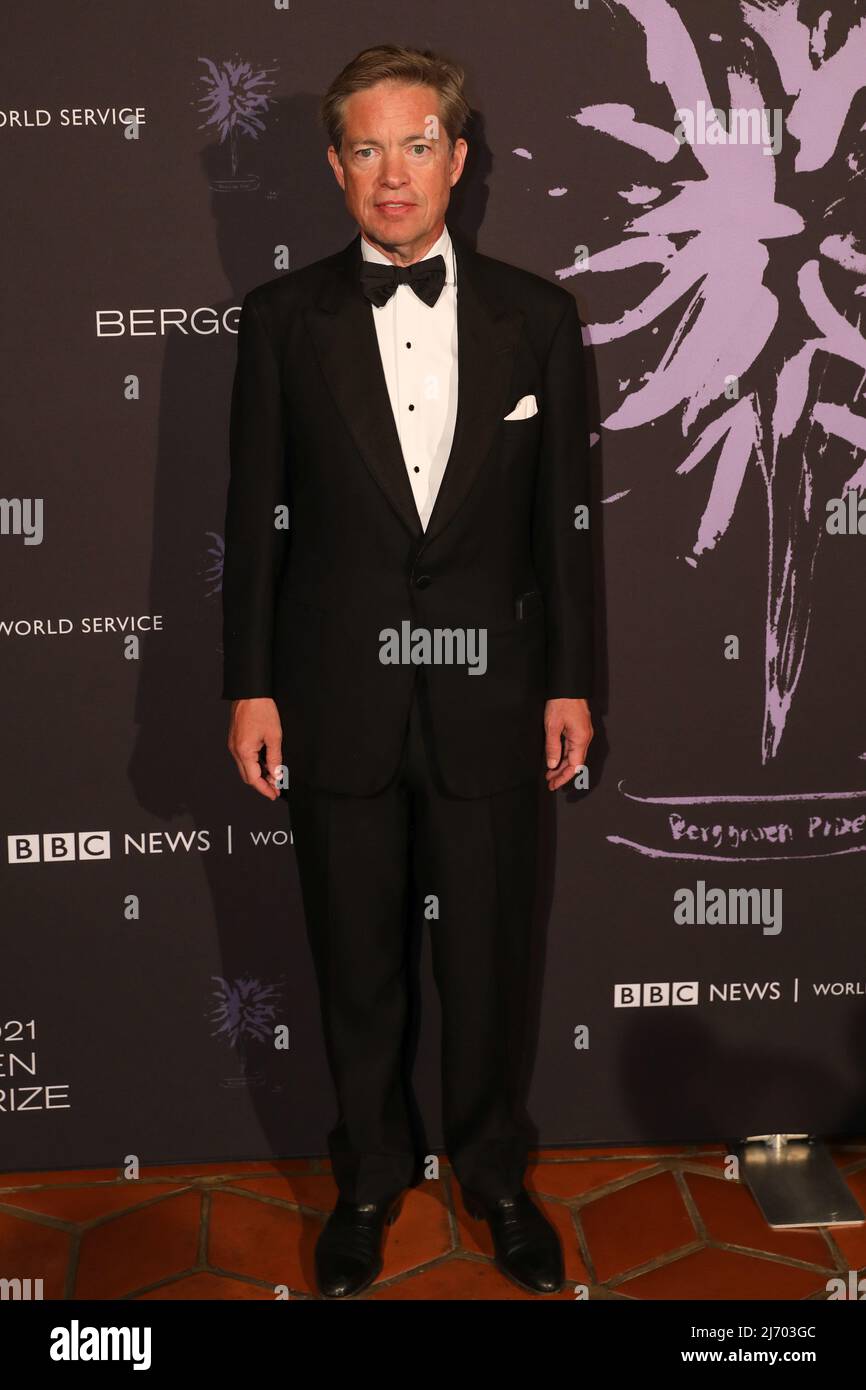 Nicolas Berggruen arrives at the Fifth Annual Berggruen Prize Gala held