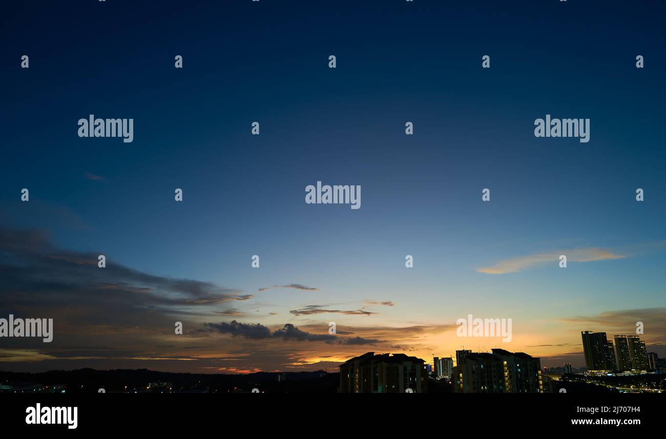Beautiful dramatic sunset sky hi-res stock photography and images - Alamy