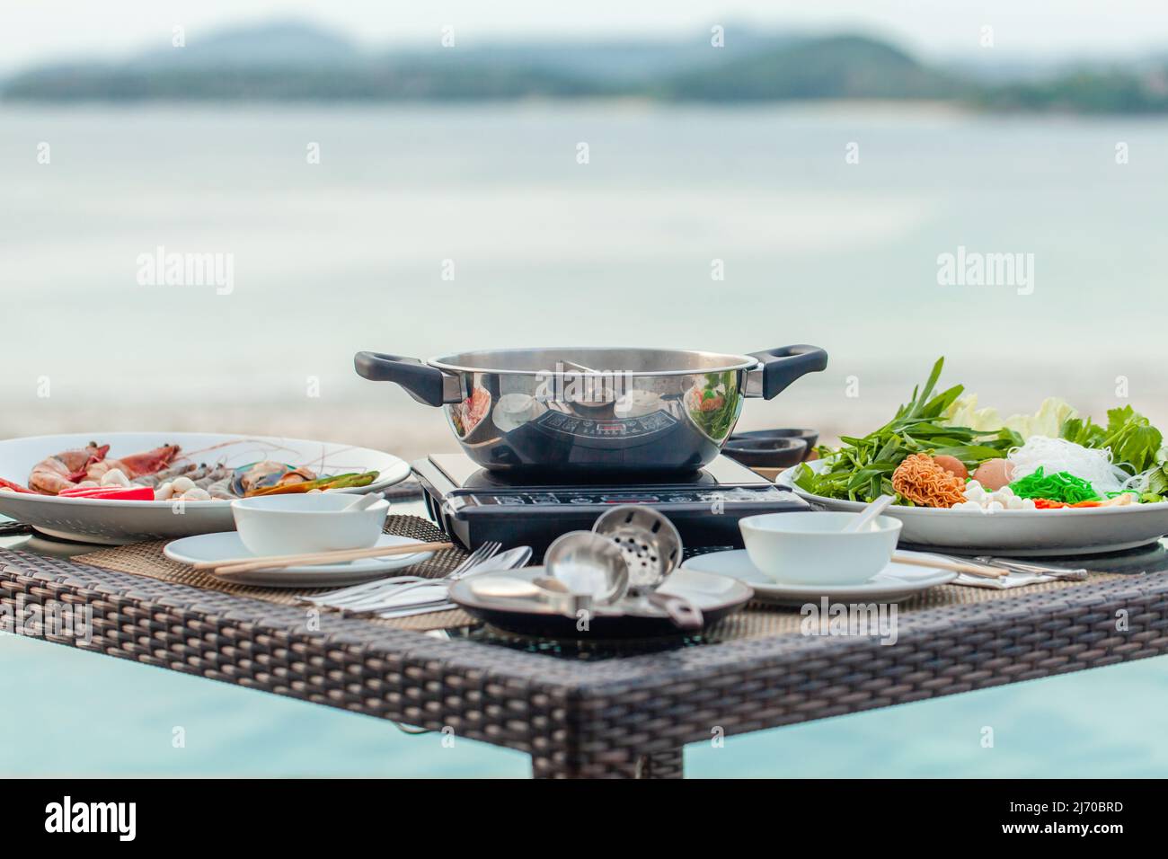Japanese water pot hi-res stock photography and images - Alamy
