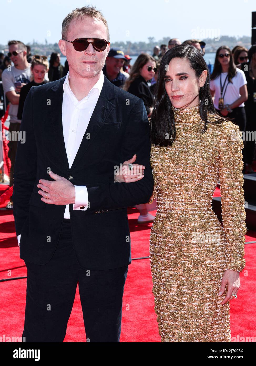 SAN DIEGO, CALIFORNIA, USA - MAY 04: English actor Paul Bettany and wife/American actress Jennifer Connelly arrive at the World Premiere Of Paramount Pictures' 'Top Gun: Maverick' held at the USS Midway Museum on May 4, 2022 in San Diego, California, United States. (Photo by Xavier Collin/Image Press Agency) Stock Photo