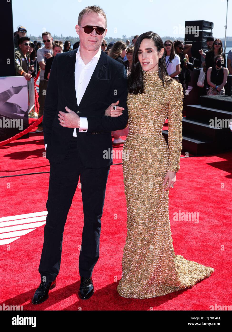 SAN DIEGO, CALIFORNIA, USA - MAY 04: English actor Paul Bettany and wife/American actress Jennifer Connelly arrive at the World Premiere Of Paramount Pictures' 'Top Gun: Maverick' held at the USS Midway Museum on May 4, 2022 in San Diego, California, United States. (Photo by Xavier Collin/Image Press Agency) Stock Photo