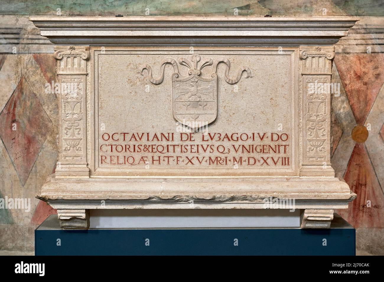 lastra funeraria di Ottaviano Luzzago e di suo figlio  - pietra di Botticino -  1518 - Brescia, chiesa di S. Salvatore presso il Monastero di Santa Gi Stock Photo