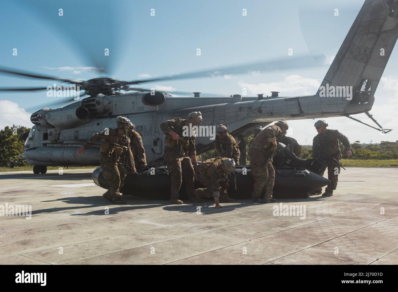 U.S. Marines with 3d Reconnaissance Battalion, 3d Marine Division ...
