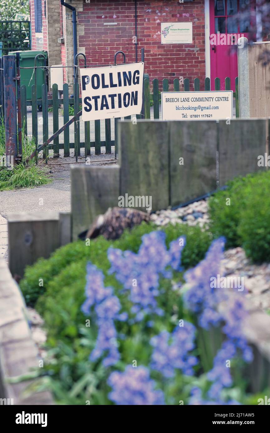Deserted polling station in Surrey on local Election Day 5th May, 2022 Credit: Motofoto/Alamy Live News Stock Photo