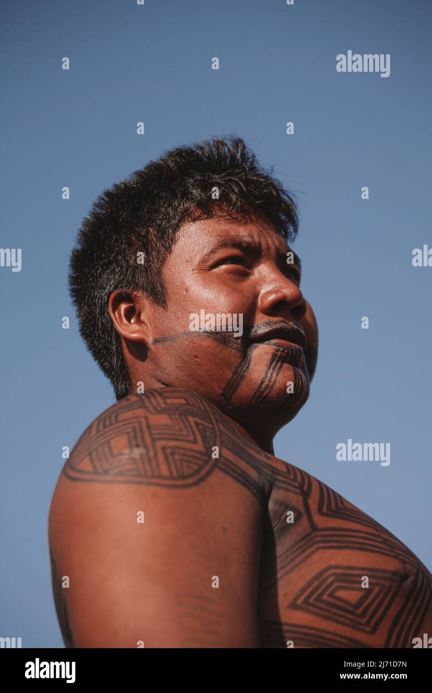 Indigenous man from the Asurini tribe of Baixo Amazonas, Pará, Amazon, Brazil. 2010. Stock Photo