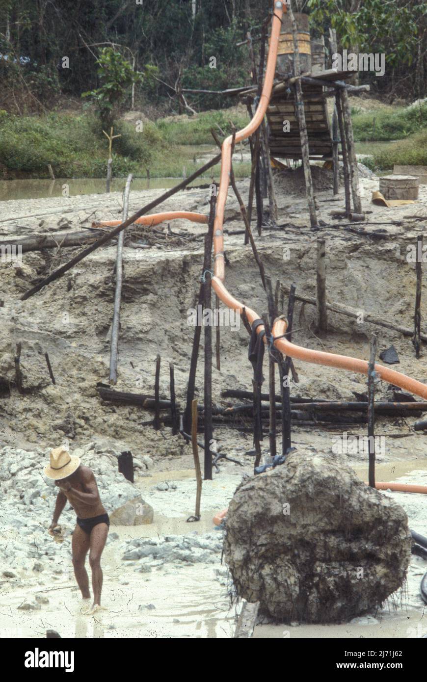 Ilegal gold mining on Yanomami land, near Itaituba, Amazon, Pará State, Brazil. Garimpo da Fofoca, Fofoca do Cavalo River, 2005. Stock Photo