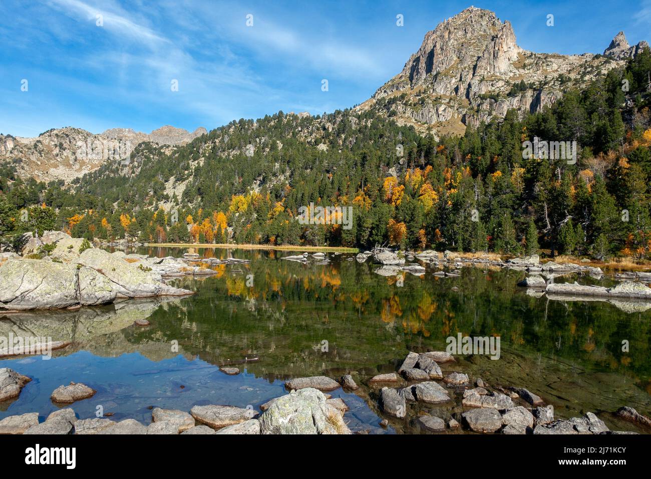 Estany de Ratera (Ratera lake).Aiguestortes National Park.Pyrenees.Catalonia.Spain Stock Photo