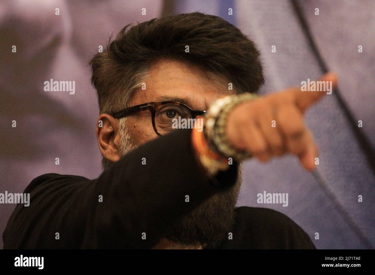 May 5, 2022, New Delhi, New Delhi, India: Indian film director Vivek Ranjan Agnihotri gestures during a press conference. (Credit Image: ©  Karma Sonam Bhutia/ZUMA Press Wire) Stock Photo