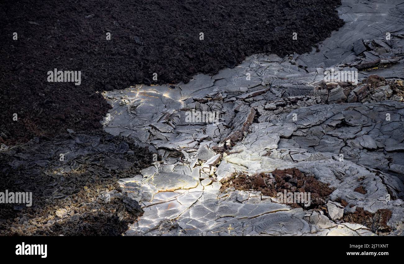 Lavafeld mit Schwefelablagerungen, aktiver Tafelvulkan Fagradalsfjall, Krysuvik-Vulkansystem, Reykjanes Halbinsel, Island Stock Photo