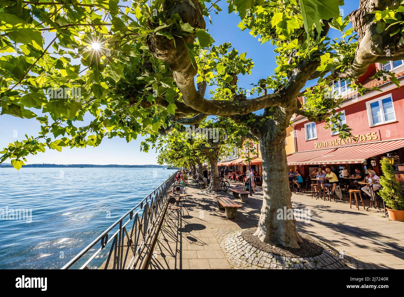 Restaurant Zum Alten Fass an der Uferpromenade, Altstadt, Meersburg, Bodensee, Baden-Wuerttemberg, Deutschland Stock Photo