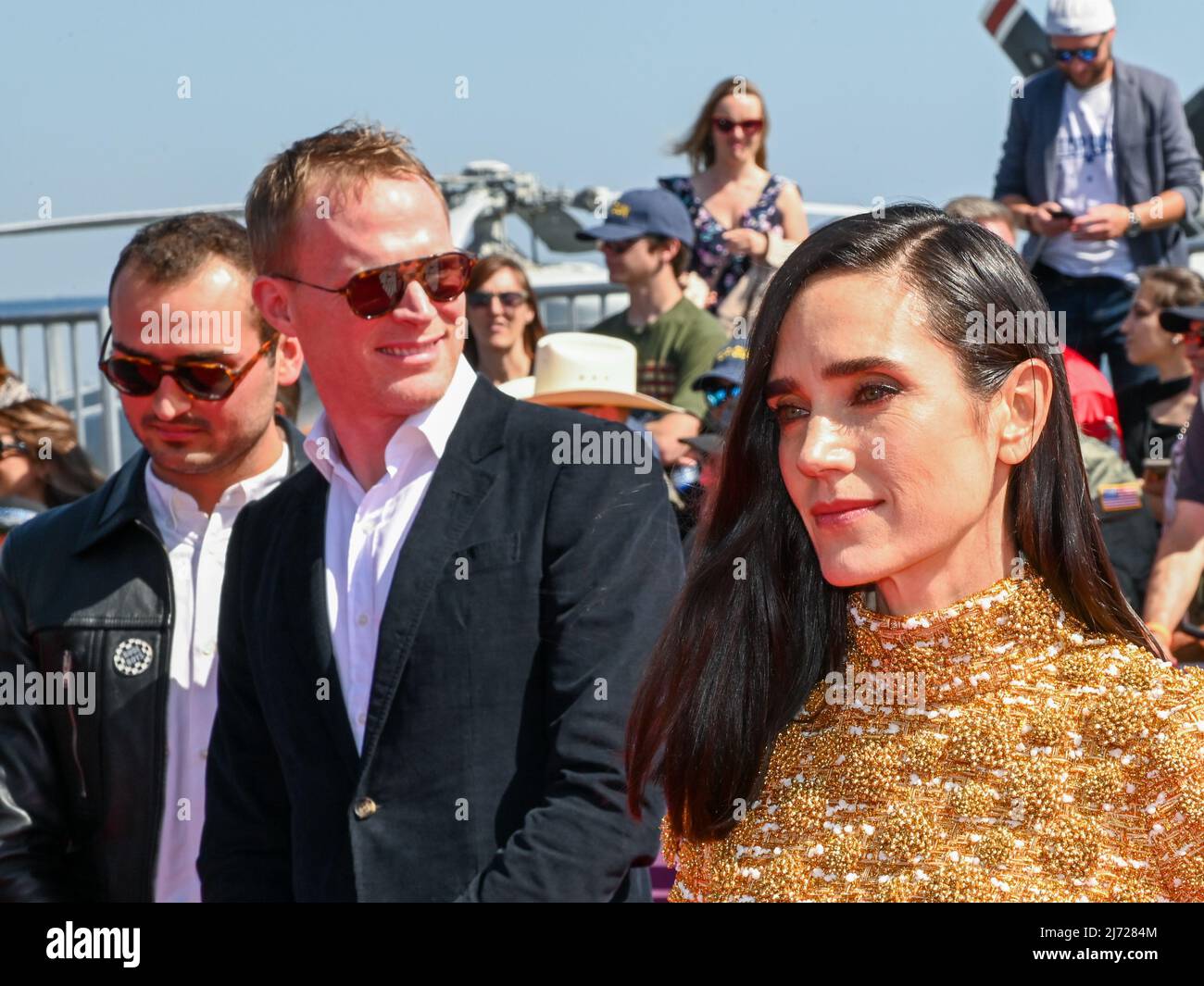 Paul Bettany and Jennifer Connelly arrives at the Top Gun: Maverick World  Premiere on May 04, 2022 in San Diego, California. @paulbettany…