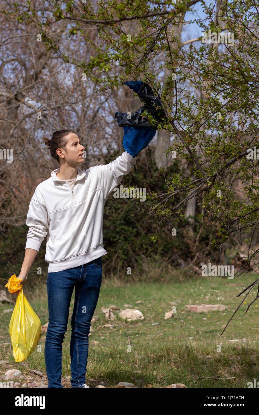 Garbage-Bag-Trees: Garbage-Bag-Tree!