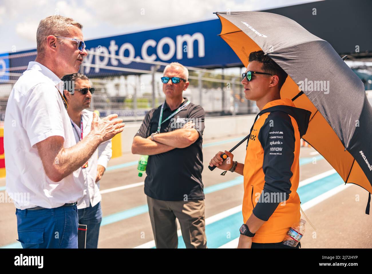 Miami, Florida, USA, 05/05/2022, Niels Wittich (GER) FIA F1 Race Director  (Left) with Lando Norris (GBR) McLaren. 05.05.2022. Formula 1 World  Championship, Rd 5, Miami Grand Prix, Miami, Florida, USA, Preparation Day., image size:1300x956
