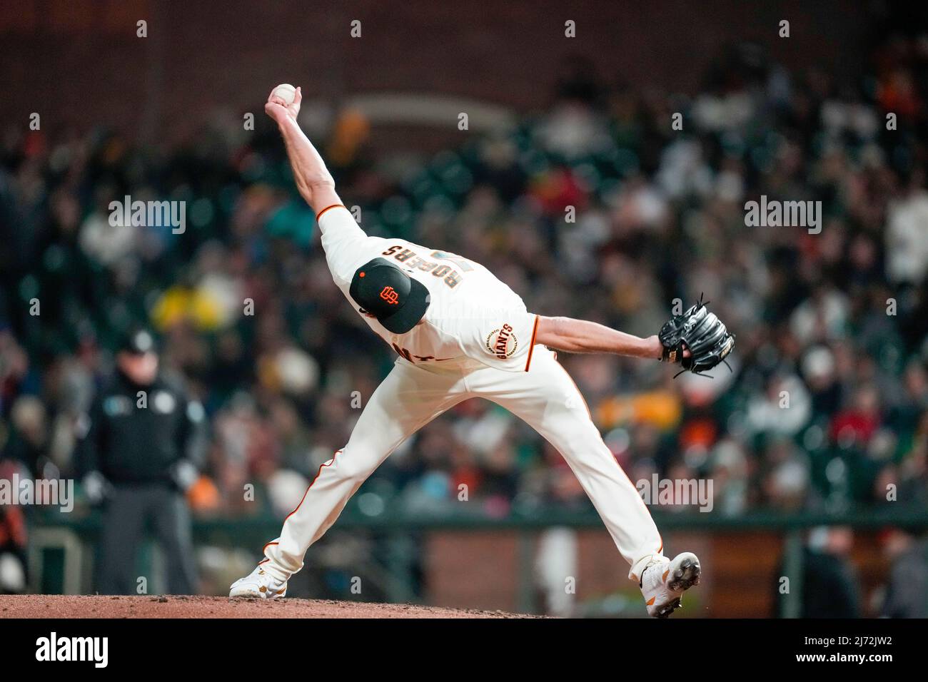 San Francisco Giants' Tyler Rogers goes viral over unusual pitch